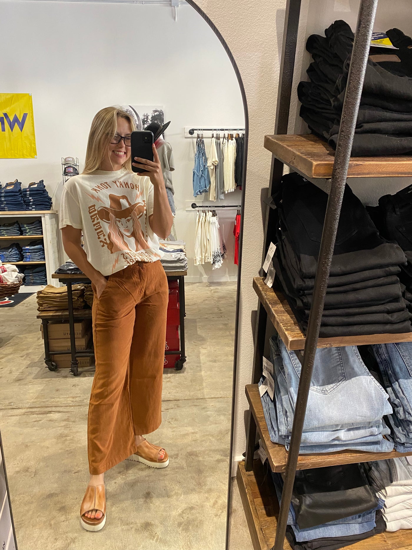 Kut From the Kloth Charlotte Wide Leg Cropped Trousers in Chestnut