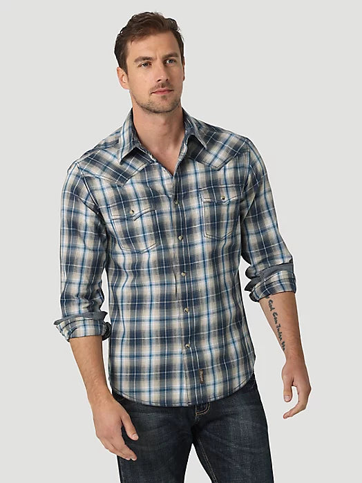 Wrangler Men's Retro Premium Long Sleeve Button Down Print Shirt in Deep Indigo