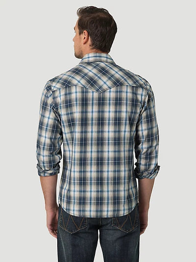 Wrangler Men's Retro Premium Long Sleeve Button Down Print Shirt in Deep Indigo