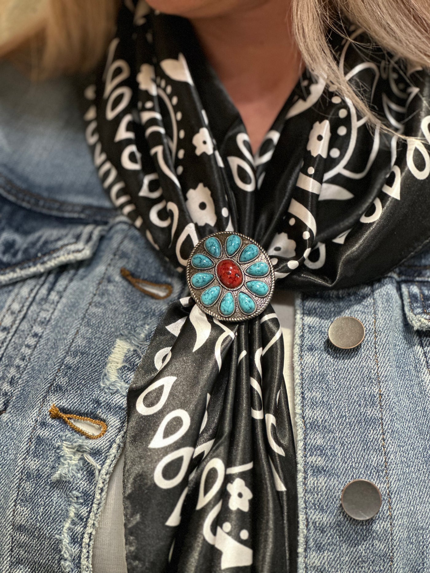 Wild Rag Turquoise Edging With Red Stone Accessories