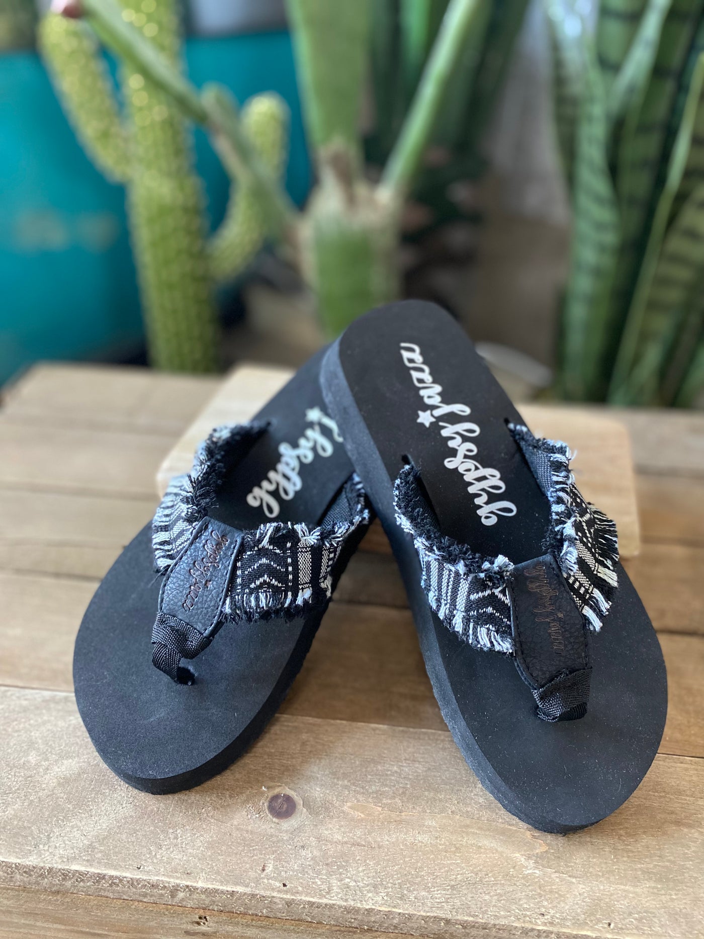 The Encore Aztec Black And White Gypsy Jazz Flip Flop
